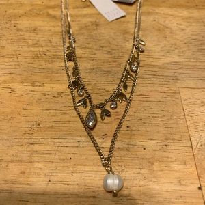 White House black market necklace